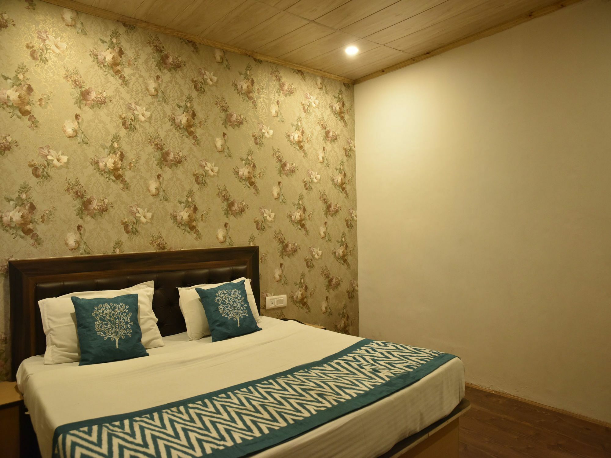 Oyo 8917 Hotel Crystal Palace Σίμλα Εξωτερικό φωτογραφία